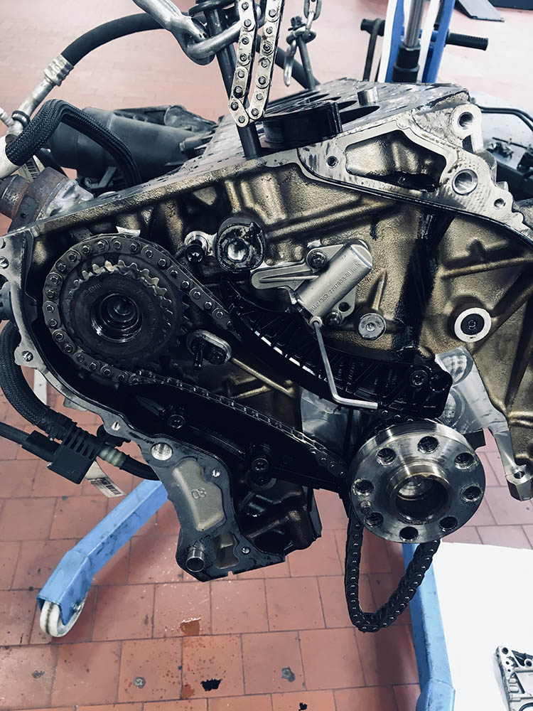 BMW N57 poškozený motor (3)